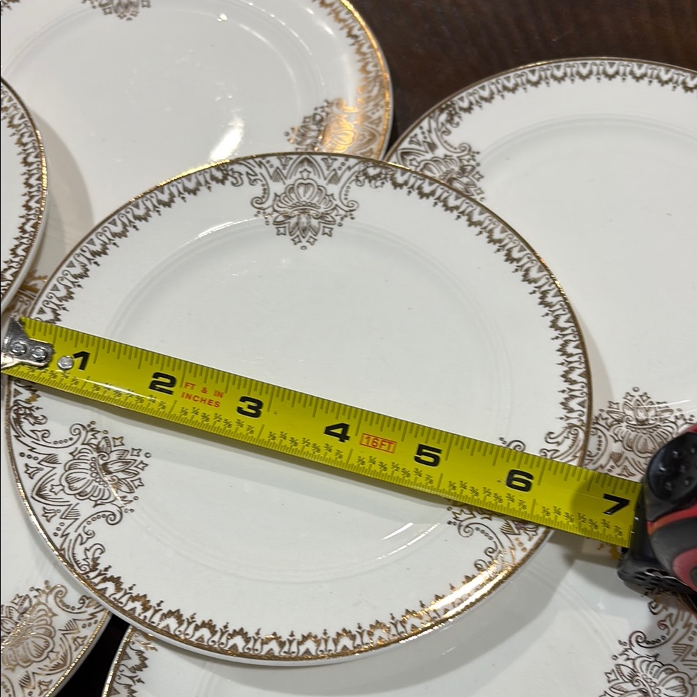 Salem 23 K Gold White Porcelain Bread and Butter Plates with Scroll Rim (8) - Picture 6 of 6